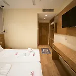 Lahuta Bajram Curri
