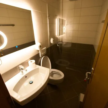 Lahuta * Bajram Curri